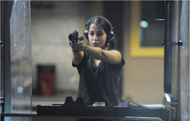 Leïla Bekhti dans le film «Mains armées». Leïla Bekhti dans le film «Mains armées».