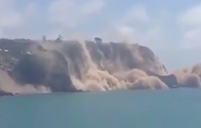 Une falaise s'est effondrée en Nouvelle-Zélande après un séisme, le 14 février 2016. Une falaise s'est effondrée en Nouvelle-Zélande après un séisme, le 14 février 2016.