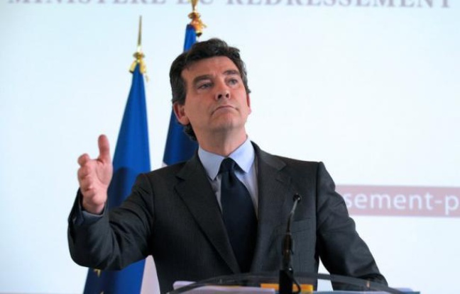 Arnaud Montebourg, le ministre du Redressement productif, annonce que, "dans un contexte de recul du marché automobile", il proposera "prochainement" au président de la République et au Premier ministre "un plan d'actions pour l'avenir de la filière automobile". Arnaud Montebourg, le ministre du Redressement productif, annonce que, "dans un contexte de recul du marché automobile", il proposera "prochainement" au président de la République et au Premier ministre "un plan d'actions pour l'avenir de la filière automobile".