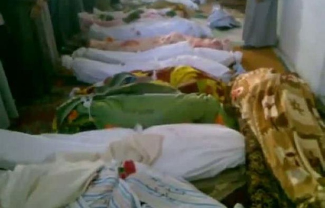 Des centaines de soldats ont pris d'assaut samedi une localité du sud de la Syrie, tandis que les observateurs de l'ONU se rendaient à Treimsa (centre) pour enquêter sur les circonstances de la mort de plus de 150 personnes jeudi. Des centaines de soldats ont pris d'assaut samedi une localité du sud de la Syrie, tandis que les observateurs de l'ONU se rendaient à Treimsa (centre) pour enquêter sur les circonstances de la mort de plus de 150 personnes jeudi.