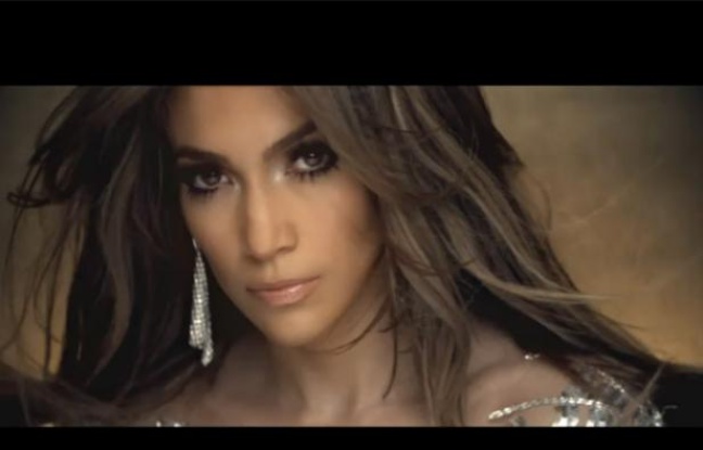 Capture d'écran du clip «On the floor» de Jennifer Lopez. Capture d'écran du clip «On the floor» de Jennifer Lopez.
