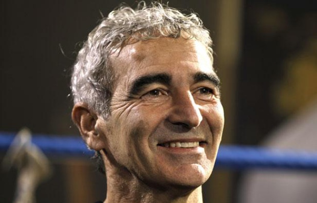 Raymond Domenech lors d'un tournoi de poker, le 3 décembre 2010 à Paris. Raymond Domenech lors d'un tournoi de poker, le 3 décembre 2010 à Paris.