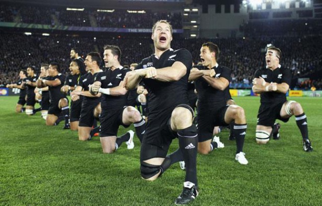 Les All Blacks en plein haka pendant la Coupe du monde 2011. Les All Blacks en plein haka pendant la Coupe du monde 2011.