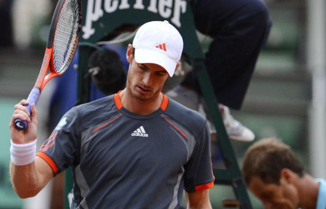 Le joueur britannique Andy Murray, lors de son match à Roland-Garros contre Richard Gasquet, le 4 juin 2012. Le joueur britannique Andy Murray, lors de son match à Roland-Garros contre Richard Gasquet, le 4 juin 2012.
