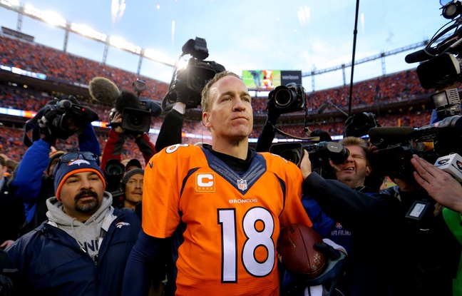 Peyton Manning après le match entre les Denver Broncos et les New England Patriots le 24 janvier 2016. Peyton Manning après le match entre les Denver Broncos et les New England Patriots le 24 janvier 2016.