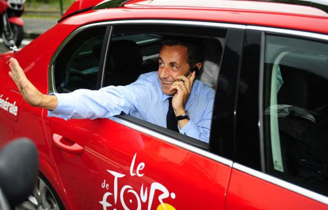 Nicolas Sarkozy sur le Tour de France, le 22 juillet 2010. Nicolas Sarkozy sur le Tour de France, le 22 juillet 2010.
