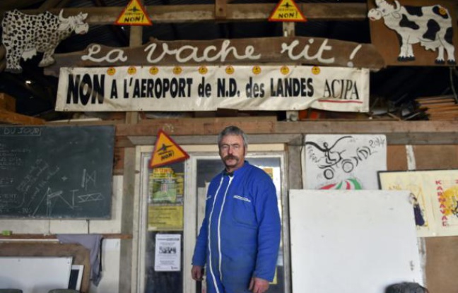 Sylvain Fresneau, membre de l'une des familles menacées d'expulsion par le projet de construction de l'aéroport Notre-Dame-des-Landes, le 12 février 2016 Sylvain Fresneau, membre de l'une des familles menacées d'expulsion par le projet de construction de l'aéroport Notre-Dame-des-Landes, le 12 février 2016