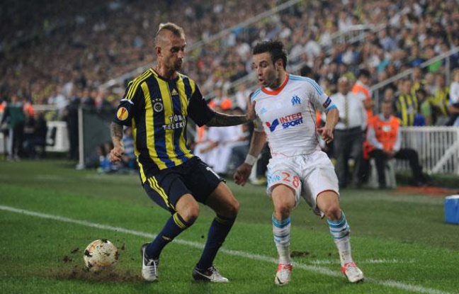 Le Marseillais Mathieu valbuena sur la pelouse de Fenerbahçe, le 20 septembre 2012. Le Marseillais Mathieu valbuena sur la pelouse de Fenerbahçe, le 20 septembre 2012.