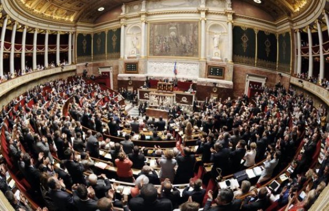 Les députés se sont opposés mercredi, lors du débat sur les emplois d'avenir, sur "la discrimination positive" en faveur des jeunes des zones défavorisées que constitue cette mesure, pour laquelle certains députés de droite sont tentés de voter. Les députés se sont opposés mercredi, lors du débat sur les emplois d'avenir, sur "la discrimination positive" en faveur des jeunes des zones défavorisées que constitue cette mesure, pour laquelle certains députés de droite sont tentés de voter.