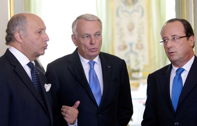 Laurent Fabius, Jean-Marc Ayrault et François Hollande le 11 février 2016 à Paris. Laurent Fabius, Jean-Marc Ayrault et François Hollande le 11 février 2016 à Paris.