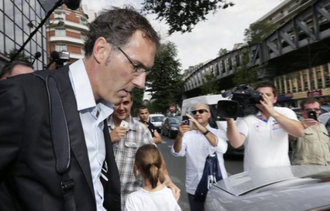 Laurent Blanc, surnommé "le président" durant sa carrière internationale, a annoncé samedi qu'il ne demanderait pas à prolonger son contrat de sélectionneur, faute d'accord avec l'autre président, celui de la Fédération française de football (FFF) Noël Le Graët. Laurent Blanc, surnommé "le président" durant sa carrière internationale, a annoncé samedi qu'il ne demanderait pas à prolonger son contrat de sélectionneur, faute d'accord avec l'autre président, celui de la Fédération française de football (FFF) Noël Le Graët.