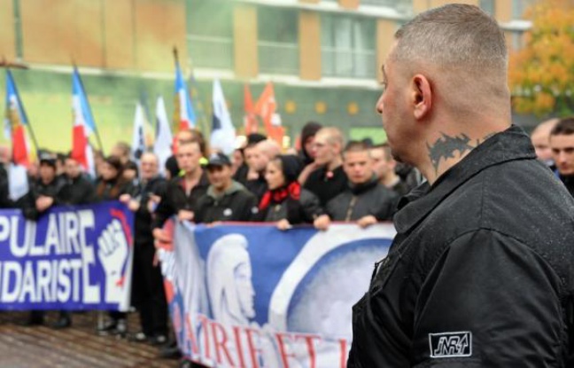 L'extrême droite a le vent en poupe dans l'Union européenne et ses thèses rencontrent un écho grandissant chez les jeunes hommes de moins de 30 ans, selon une étude publiée lundi à Bruxelles par le centre de réflexion britannique Demos. L'extrême droite a le vent en poupe dans l'Union européenne et ses thèses rencontrent un écho grandissant chez les jeunes hommes de moins de 30 ans, selon une étude publiée lundi à Bruxelles par le centre de réflexion britannique Demos.