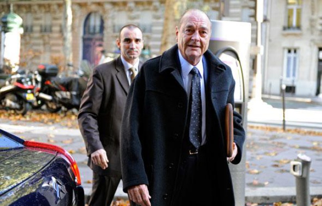 Jacques Chirac arrive à son bureau parisien le 2 novembre 2009. Jacques Chirac arrive à son bureau parisien le 2 novembre 2009.