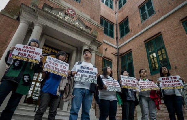 Les domestiques philippines et indonésiennes à Hong Kong jouent leur va-tout à partir de ce mardi devant la justice de la mépagole financière qui leur refuse un permis de séjour permanent auquel peuvent prétendre les autres travailleurs étrangers. Les domestiques philippines et indonésiennes à Hong Kong jouent leur va-tout à partir de ce mardi devant la justice de la mépagole financière qui leur refuse un permis de séjour permanent auquel peuvent prétendre les autres travailleurs étrangers.
