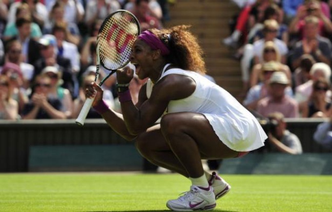 Serena Williams a écarté l'obstacle le plus redoutable qui la séparait d'un cinquième titre à Wimbledon en battant la N.2 mondiale Victoria Azarenka en deux sets 6-3, 7-6 (8/6) jeudi en demi-finale et devra achever le travail samedi face à l'outsider Agnieszka Radwanska. Serena Williams a écarté l'obstacle le plus redoutable qui la séparait d'un cinquième titre à Wimbledon en battant la N.2 mondiale Victoria Azarenka en deux sets 6-3, 7-6 (8/6) jeudi en demi-finale et devra achever le travail samedi face à l'outsider Agnieszka Radwanska.