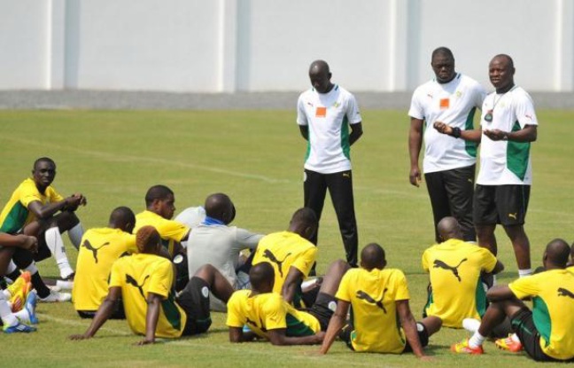 Le Sénégal doit absolument l'emporter contre la Guinée équatoriale mercredi (20h00) à Bata pour relancer dans la course aux quarts de finale, dont la Zambie peut s'approcher contre la Libye (17h00), dans le groupe A de la CAN-2012. Le Sénégal doit absolument l'emporter contre la Guinée équatoriale mercredi (20h00) à Bata pour relancer dans la course aux quarts de finale, dont la Zambie peut s'approcher contre la Libye (17h00), dans le groupe A de la CAN-2012.