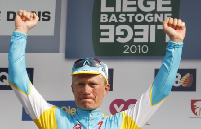 Alexandre Vinokourov, vainqueur de Liège-Bastogne-Liège, le 25 avril 2010 à Liège. Alexandre Vinokourov, vainqueur de Liège-Bastogne-Liège, le 25 avril 2010 à Liège.