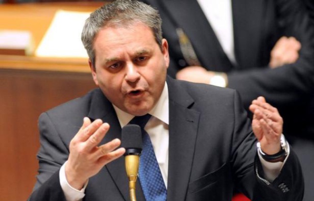 L'ancien ministre du Travail, Xavier Bertrand, proche de François Fillon, a annoncé mardi sur RTL sa candidature à la présidence du groupe UMP à l'Assemblée nationale face au président sortant, Christian Jacob, proche de Jean-François Copé. L'ancien ministre du Travail, Xavier Bertrand, proche de François Fillon, a annoncé mardi sur RTL sa candidature à la présidence du groupe UMP à l'Assemblée nationale face au président sortant, Christian Jacob, proche de Jean-François Copé.