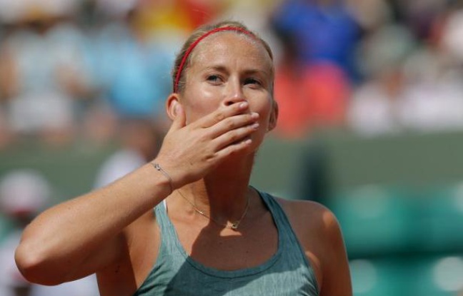 De son côté, Mathilde Johansson, 83e mondiale, s'est qualifiée pour la deuxième finale de sa carrière en battant samedi la Suédoise Johanna Larsson 6-4, 6-4 en demi-finale du tournoi sur terre battue de Bastad (Suède) De son côté, Mathilde Johansson, 83e mondiale, s'est qualifiée pour la deuxième finale de sa carrière en battant samedi la Suédoise Johanna Larsson 6-4, 6-4 en demi-finale du tournoi sur terre battue de Bastad (Suède)