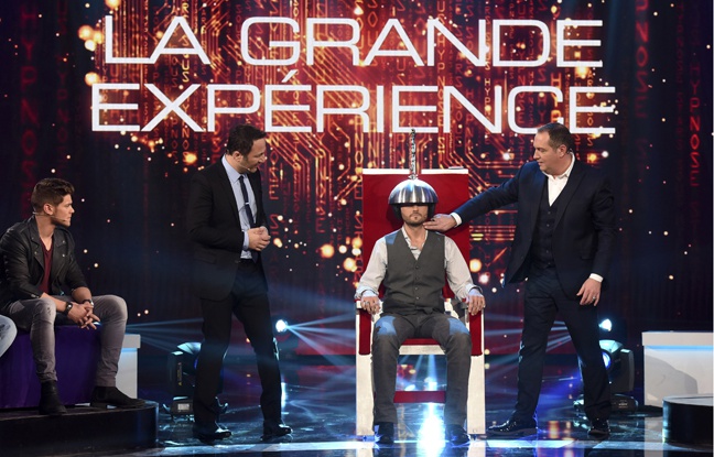 Arthur, Messmer, Rayane Bensetti, Christophe Beaugrand sur le plateau de Stars sous hypnose sur TF1 Arthur, Messmer, Rayane Bensetti, Christophe Beaugrand sur le plateau de Stars sous hypnose sur TF1