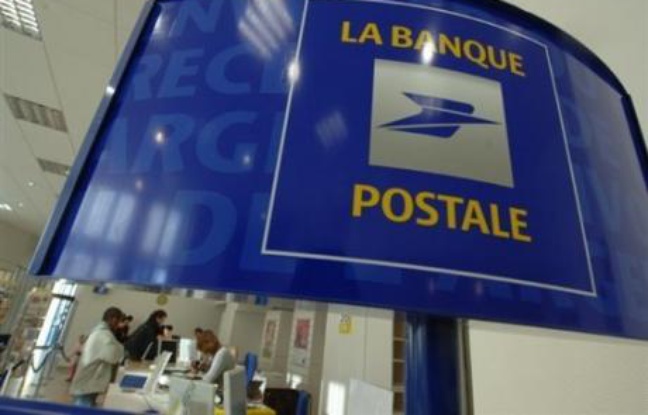 La ministre de l'Economie, Christine Lagarde, a annoncé mardi qu'elle étudiait la possibilité d'autoriser la Banque postale, la filiale bancaire de La Poste, à proposer des crédits à la consommation. La ministre de l'Economie, Christine Lagarde, a annoncé mardi qu'elle étudiait la possibilité d'autoriser la Banque postale, la filiale bancaire de La Poste, à proposer des crédits à la consommation.