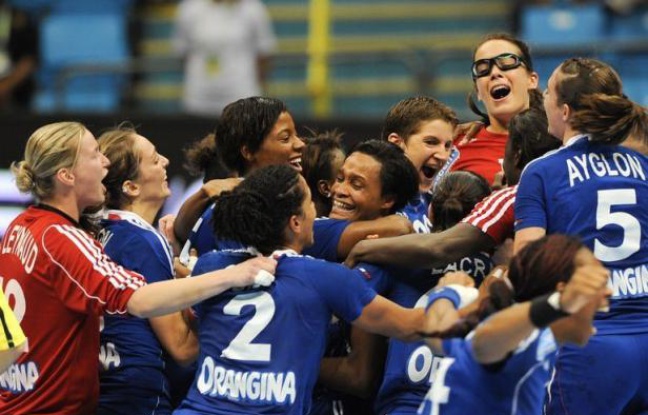 La France a déployé toutes ses vertus mentales pour se dépêtrer d'une situation mal engagée contre la Suède (26-23) et se qualifier pour les quarts de finale du Mondial-2011 dames de handball, lundi à Sao Paulo. La France a déployé toutes ses vertus mentales pour se dépêtrer d'une situation mal engagée contre la Suède (26-23) et se qualifier pour les quarts de finale du Mondial-2011 dames de handball, lundi à Sao Paulo.
