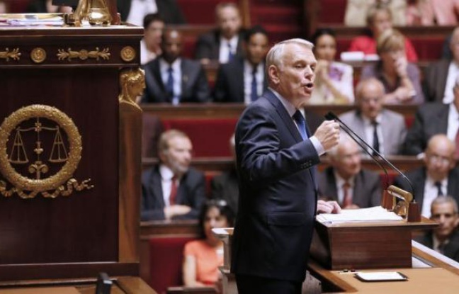Les éditorialistes se montrent mercredi plutôt sévères à l'égard de Jean-Marc Ayrault dont le discours de politique générale a été jugé "aride" et surtout "flou" sur les contours du "redressement" promis par le Premier ministre. Les éditorialistes se montrent mercredi plutôt sévères à l'égard de Jean-Marc Ayrault dont le discours de politique générale a été jugé "aride" et surtout "flou" sur les contours du "redressement" promis par le Premier ministre.