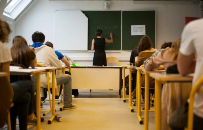 Une classe de collège (illustration). Une classe de collège (illustration).
