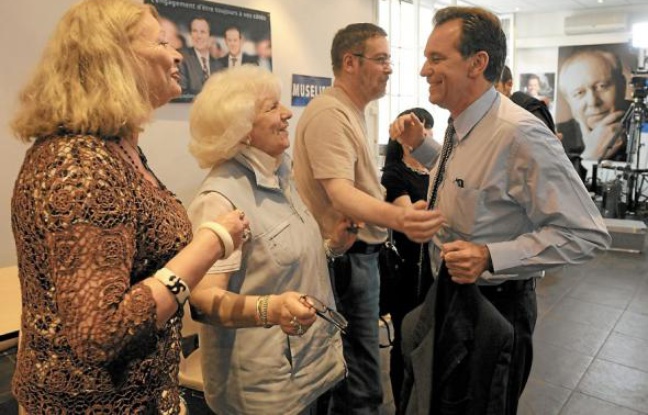 Marie-Arlette Carlotti (PS) et Renaud Muselier (UMP), dimanche. Marie-Arlette Carlotti (PS) et Renaud Muselier (UMP), dimanche.