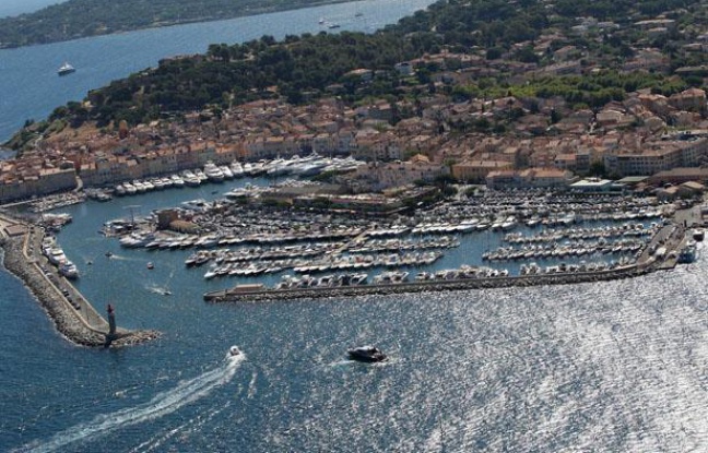 Une vue aérienne de Saint-Tropez. Une vue aérienne de Saint-Tropez.