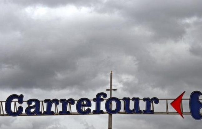 Le nouveau patron de Carrefour a demandé lundi trois ans pour redresser le géant français de la distribution par des économies de structure et des arbitrages sur sa présence à l'étranger, sans précision sur l'emploi au sein du groupe, numéro deux mondial du secteur. Le nouveau patron de Carrefour a demandé lundi trois ans pour redresser le géant français de la distribution par des économies de structure et des arbitrages sur sa présence à l'étranger, sans précision sur l'emploi au sein du groupe, numéro deux mondial du secteur.