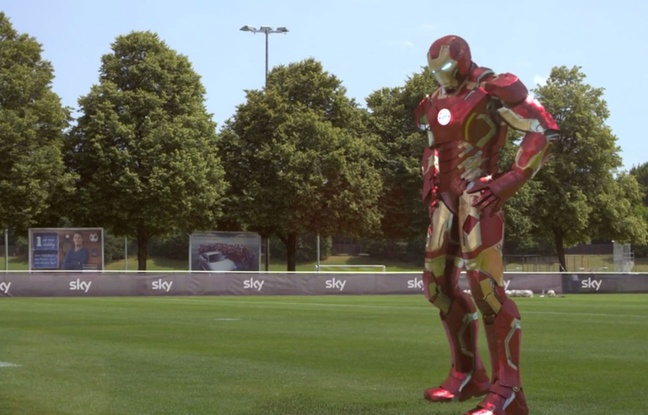 Arjen Robben se transforme en Iron Man pour une publicité pour Sky Sport. Arjen Robben se transforme en Iron Man pour une publicité pour Sky Sport.