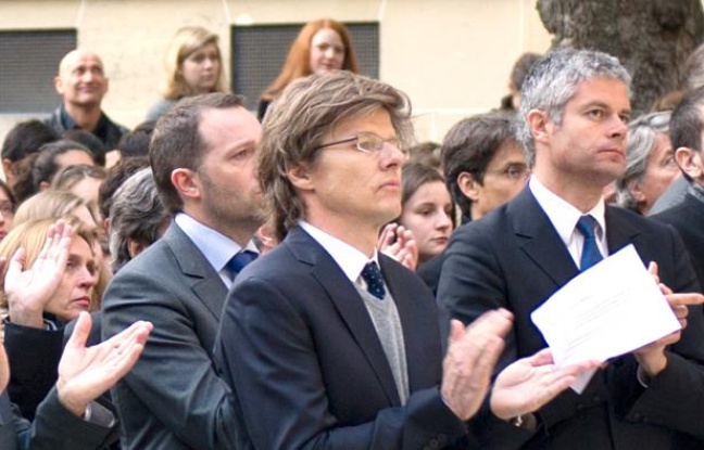 Hervé Crès (au centre), aux obsèques de Richard Descoings, en avril 2012. Hervé Crès (au centre), aux obsèques de Richard Descoings, en avril 2012.