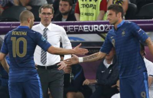 Karim Benzema remplacé Olivier Giroud lors de France-Ukraine, le 15 juin 2012 à Donetsk. Karim Benzema remplacé Olivier Giroud lors de France-Ukraine, le 15 juin 2012 à Donetsk.