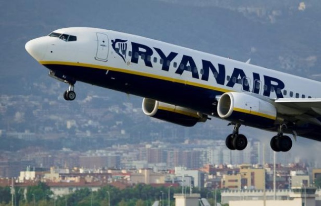 Les autorités aériennes espagnoles ont ouvert une enquête sur la compagnie irlandaise à bas coût Ryanair après que cette dernière eut demandé en juillet à faire atterrir en urgence trois de ses avions faute de kérosène, a-t-on appris mardi. Les autorités aériennes espagnoles ont ouvert une enquête sur la compagnie irlandaise à bas coût Ryanair après que cette dernière eut demandé en juillet à faire atterrir en urgence trois de ses avions faute de kérosène, a-t-on appris mardi.