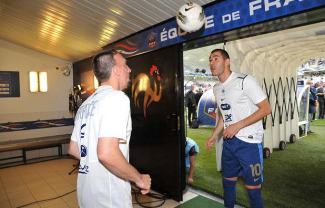 Franck Ribéry et Karim Benzema à l'échauffement avant France-Serbie, le 31 mai 2012 à Reims. Franck Ribéry et Karim Benzema à l'échauffement avant France-Serbie, le 31 mai 2012 à Reims.