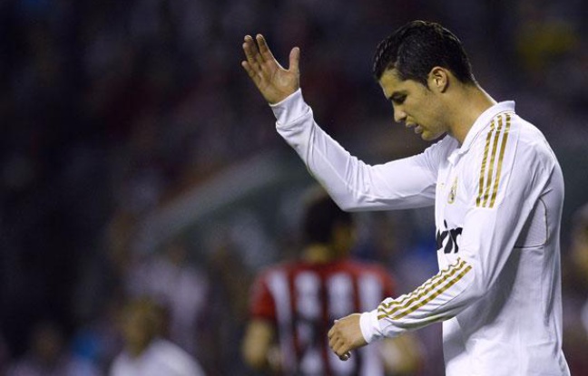 Crisitano Ronaldo, l'attaquant du Real Madrid, le 2 mai 2012, à Bilbao. Crisitano Ronaldo, l'attaquant du Real Madrid, le 2 mai 2012, à Bilbao.