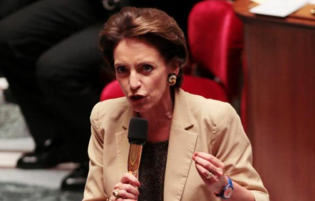 Les députés français votent mardi en première lecture le projet de loi sur les retraites sous le regard de syndicats et de salariés opposés à la réforme, appelés à se rassembler devant l'Assemblée nationale pour dire qu'ils "n'abandonnent pas". Les députés français votent mardi en première lecture le projet de loi sur les retraites sous le regard de syndicats et de salariés opposés à la réforme, appelés à se rassembler devant l'Assemblée nationale pour dire qu'ils "n'abandonnent pas".