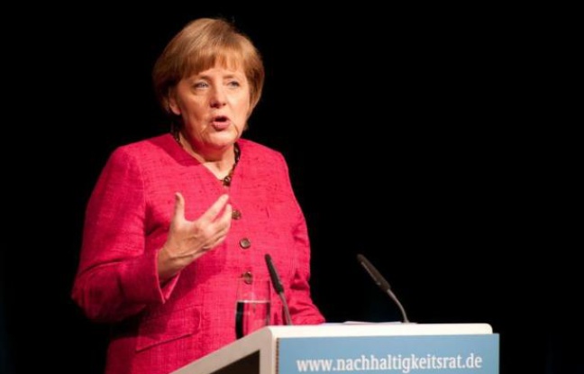 La chancelière allemande Angela Merkel a une nouvelle fois catégoriquement rejeté l'idée d'euro-obligations, assurant mardi qu'il n'y en aurait "aussi longtemps que je vivrai", selon des participants à une réunion du groupe parlementaire libéral (FDP). La chancelière allemande Angela Merkel a une nouvelle fois catégoriquement rejeté l'idée d'euro-obligations, assurant mardi qu'il n'y en aurait "aussi longtemps que je vivrai", selon des participants à une réunion du groupe parlementaire libéral (FDP).