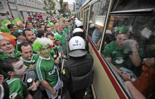 Les supporters irlandais dans les rues de Poznan, le 10 juin 2012. Les supporters irlandais dans les rues de Poznan, le 10 juin 2012.