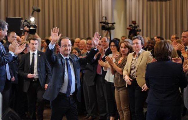 François Hollande fait ses adieux pour cinq ans au Parti socialiste à la Mutualité, à Paris, le 14 mai 2012. François Hollande fait ses adieux pour cinq ans au Parti socialiste à la Mutualité, à Paris, le 14 mai 2012.