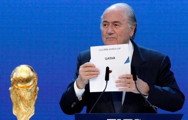 Le président de la Fifa, Sepp Blatter, lors de l'attribution de la Coupe du monde au Qatar, le 2 décembre 2010 à Zurich. Le président de la Fifa, Sepp Blatter, lors de l'attribution de la Coupe du monde au Qatar, le 2 décembre 2010 à Zurich.