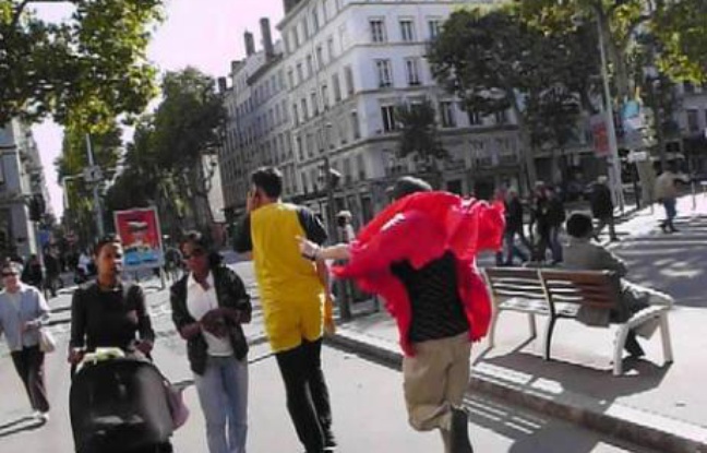 Pac Man et ses fantômes ont la ville pour terrain de jeu. Pac Man et ses fantômes ont la ville pour terrain de jeu.