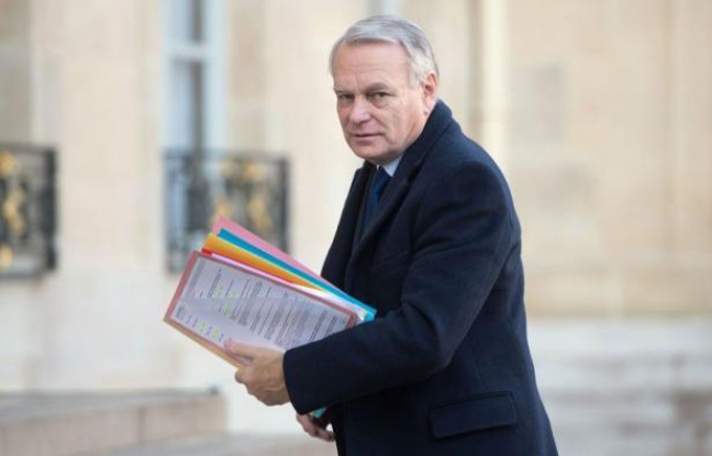 La question de l'ouverture aux couples d'homosexuelles de la Procréation médicalement assistée (PMA) ne sera pas forcément traitée dans la loi sur la famille annoncée pour mars, a indiqué dimanche Matignon, précisant vouloir attendre l'avis du comité consultatif national d'éthique (CCNE) sur cette réforme. La question de l'ouverture aux couples d'homosexuelles de la Procréation médicalement assistée (PMA) ne sera pas forcément traitée dans la loi sur la famille annoncée pour mars, a indiqué dimanche Matignon, précisant vouloir attendre l'avis du comité consultatif national d'éthique (CCNE) sur cette réforme.