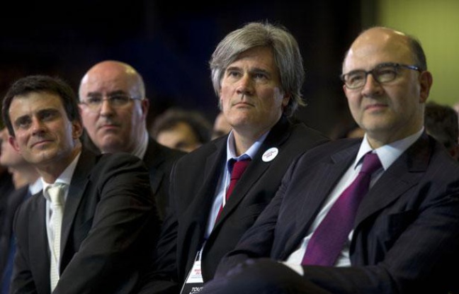 Manuel Valls, Stéphane Le Foll et Pierre Moscovici, lors du meeting du Bourget, le 22 janvier 2012 à Paris. Manuel Valls, Stéphane Le Foll et Pierre Moscovici, lors du meeting du Bourget, le 22 janvier 2012 à Paris.