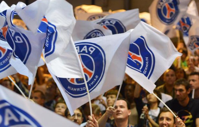 Le public du PSG handball, lors d'un match du PSG handball contre Montpellier le 6 octobre 2013. Le public du PSG handball, lors d'un match du PSG handball contre Montpellier le 6 octobre 2013.