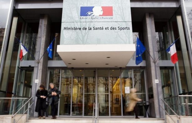 Cinquante millions d'euros, soit quelque 20% de son budget, manquent dans les caisses du ministère des sports qui ne peut en l'état financer certaines mesures phares comme la retraite des sportifs de haut niveau ou les primes aux futurs médaillés olympiques, a appris l'AFP jeudi auprès du ministère. Cinquante millions d'euros, soit quelque 20% de son budget, manquent dans les caisses du ministère des sports qui ne peut en l'état financer certaines mesures phares comme la retraite des sportifs de haut niveau ou les primes aux futurs médaillés olympiques, a appris l'AFP jeudi auprès du ministère.