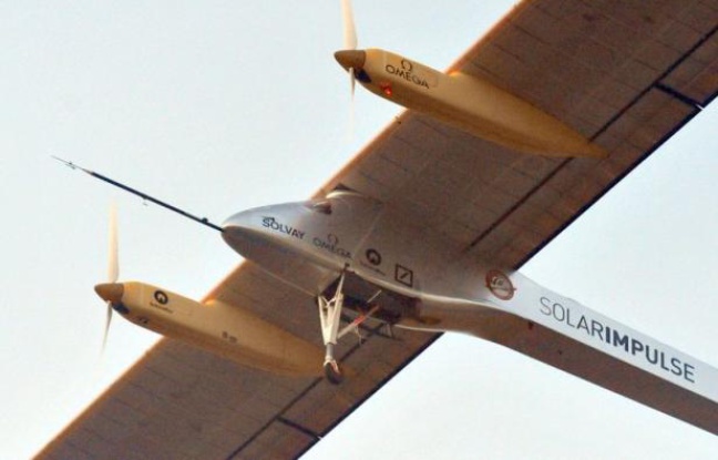 L'avion solaire expérimental Solar Impulse s'est envolé vendredi matin de l'aéroport de Rabat en direction de Madrid, avant de retourner à son point de départ, la Suisse, selon un journaliste de l'AFP sur place. L'avion solaire expérimental Solar Impulse s'est envolé vendredi matin de l'aéroport de Rabat en direction de Madrid, avant de retourner à son point de départ, la Suisse, selon un journaliste de l'AFP sur place.