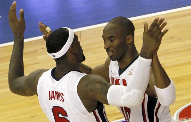LeBron James et Kobe Byrant, le 22 juillet 2012 à Barcelone. LeBron James et Kobe Byrant, le 22 juillet 2012 à Barcelone.