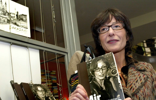 Florence Hartmann présentant son livre "Paix et châtiment" le 13 novembre 2007 à Sarajevo (Bosnie-Herzégovine). Florence Hartmann présentant son livre "Paix et châtiment" le 13 novembre 2007 à Sarajevo (Bosnie-Herzégovine).